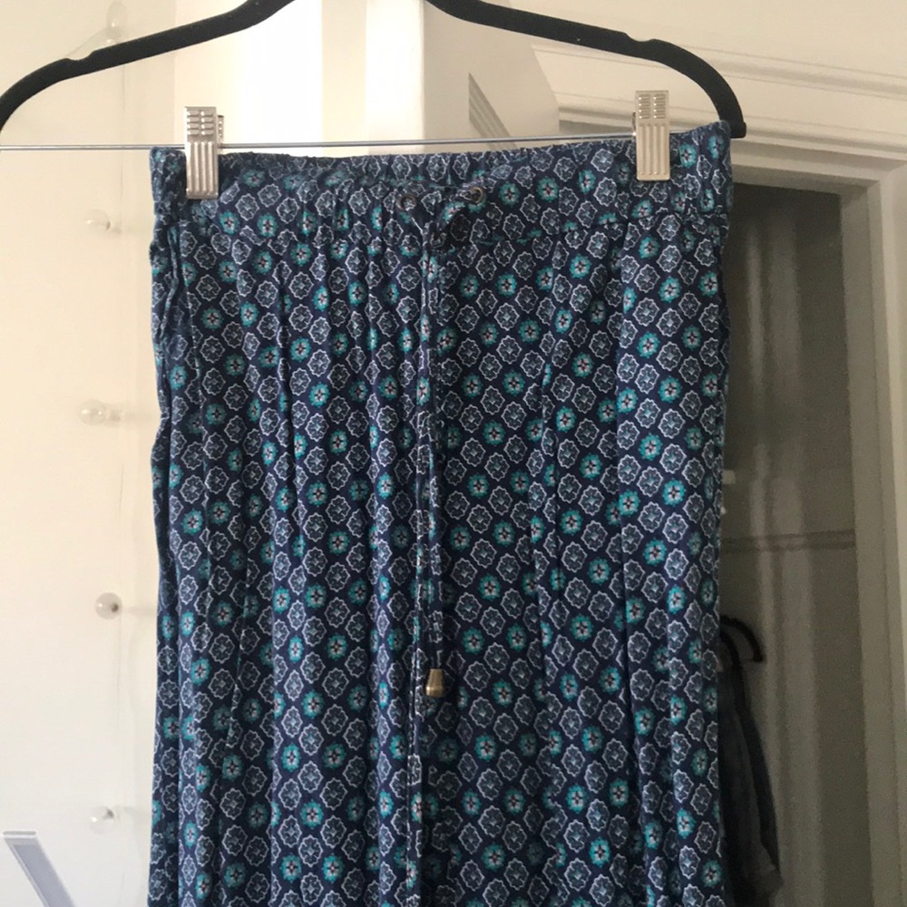 Loose, drawstring pants